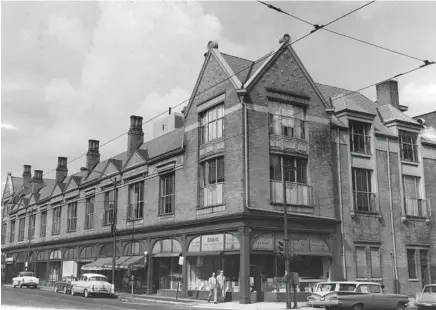  ?? DAN TORTORELL/CHICAGO TRIBUNE ?? The Tree Studios building at State Street between Ohio and Ontario streets in Chicago on Aug. 14, 1959.