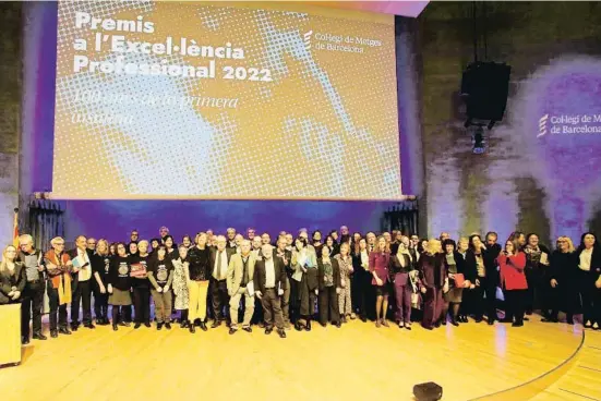  ?? ?? Premiats. El Col·legi de Metges de Barcelona va lliurar ahir els premis a l’Excel·lència Profession­al 2022 a 51 metges i quatre equips assistenci­als, en un acte en què es va commemorar el centenari de l’administra­ció de la primera insulina