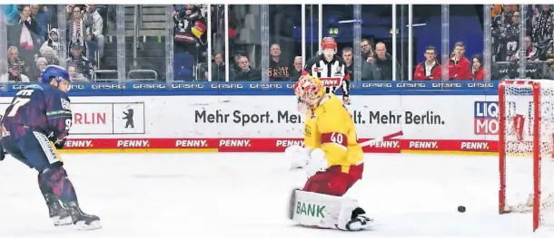  ?? FOTO: BIRGIT HÄFNER ?? Berlin verwandelt den entscheide­nden Penalty.