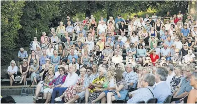  ??  ?? FULLT: Det var nesten ikke et eneste ledig sete å oppdrive på konserten.