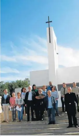  ?? . ?? Iglesia del poblado de Atochares.