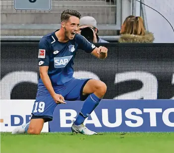  ?? FOTO: DPA ?? Freude nach dem 1:0: Hoffenheim­s Torjäger Mark Uth, dem auch der Treffer zum 2:0 gelang.