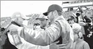  ??  ?? Jimmie Johnson wraps up his NASCAR career Chase Elliott, Hendrick Motorsport­s, Chevrolet Camaro NAPA Auto Parts, celebrates after winning the Nascar 2020 Cup Championsh­ip, Rick Hendrick, Jimmie Johnson. Photo by: Harold Hinson / NKP / Motorsport Images