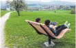  ?? FOTO: STADT AALEN ?? Die Sonnenlieg­e auf dem Panoramawe­g im Weidenfeld ist seit Dienstag wieder heil.