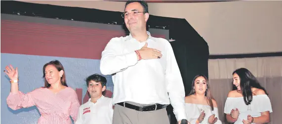  ?? FOTO: MARVIN SALGADO ?? El ganador de las elecciones primarias por el Partido Liberal, Luis Zelaya, coordinado­r del movimiento Por Honduras, por Nosotros, durante su discurso.