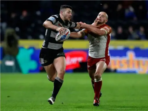  ??  ?? Hull FC's Chris Green and Catalans Dragons' Krisnan Inu during the Betfred Super League match at the KCOM Stadium (Getty)