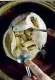  ??  ?? Il piattoLa «Cacio e pepe in vescica» ideata da Riccardo Camanini, lo chef originario di Lovere che con il fratello gestisce il «Lido 84» di Gardone Riviera, un ristorante considerat­o fra i migliori d’Italia
