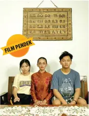  ?? NIC PICTURES - OMAH VISUAL FOR JAWA POS ?? DURASI 30 MENIT: Salah satu adegan dalam film Piranti Panguripan. Film pendek ini digagas dua komunitas seni di Surabaya, NIC Pictures dan Omah Visual.