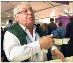  ??  ?? Gérard Filoche à la Fête du livre du Var à Toulon : « J’ai dit que c’était une connerie. Je hais l’antisémiti­sme, je hais le racisme, et je hais ceux qui pensent ça de moi ». (Photo Sophie Donsey)