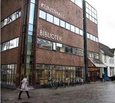  ?? FOTO: VEGGE, TORMOD FLEM ?? Det er flott at landets biblioteke­r har åpna dørene for flyktninge­r og asylsøkere, og at vi er noen som får bidra der, skriver innsender.