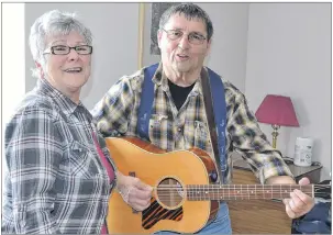  ?? ERIC MCCARTHY/JOURNAL PIONEER ?? Phyllis Weatherbie and Dale Ryan entertain patients at the Western Hospital in Alberton. They are part of the first wave of volunteers to sign up since a volunteer program was establishe­d incorporat­ing the manors and hospitals in Alberton and O’Leary.