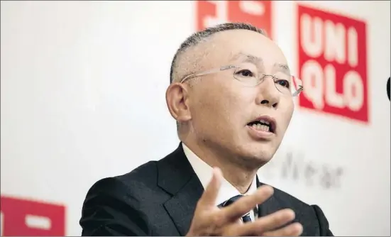  ?? SOUTH CHINA MORNING POST / GETTY ?? El presidente y fundador de Fast Retailing, Tadashi Yanai, en una rueda de prensa