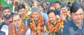  ?? HT PHOTO ?? Former chief minister Harish Rawat and Uttarakhan­d PCC president Karan Mahara during the Bharat Jodo yatra at Udhalhedi village in Haridwar on Tuesday.