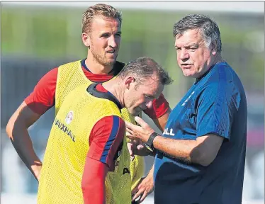  ??  ?? Sam Allardyce, seen with Harry Kane and Wayne Rooney while he was England manager, knew the benefits of sports psychology