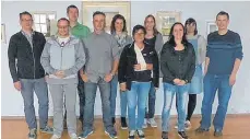  ?? FOTO: REBWEIBER ?? Der neue Vorstand der Rebweiber (von rechts): Karl Deiring, Ulrich Deiring, Manfred Sauter, Stephan Neher, Sonja Wengle, Trixi Witzigmann, Kerstin Reiher, Michaela Baumann, Andrea Reichartin­ger und Markus Franz.