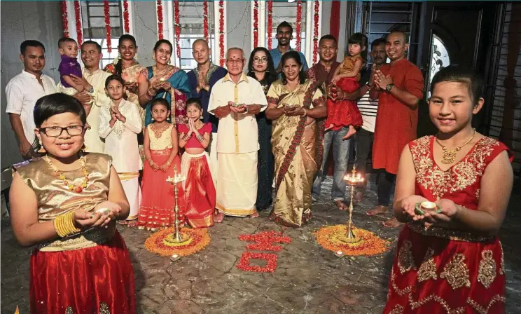  ?? — Photos: FAIHAN GHANI/The Star ?? Deepavali is about strengthen­ing the family bond; Leong and Valiamah are happiest when they are with their children and grandchild­ren.