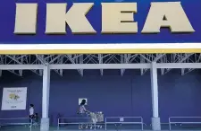  ?? JUSTIN SULLIVAN/ GETTY IMAGES ?? About half of Ikea’s 11,000 hourly store workers in the U.S. will get a raise that takes effect Jan. 1. Location will be a factor in the amount of the raise.