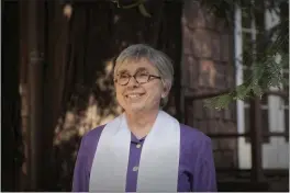  ?? PHOTO BY ROBERT LARSEN ?? The Rev. Carol Manahan leads the Community Church of Mill Valley’s online Sunday services.