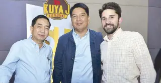  ??  ?? Kuya J Group Inc. purchasing head Perry Sidiangco, Unido Holdings Inc. COO Gretz Rivera and Popeyes Louisiana Kitchen Asia Pacific marketing head Ben Klitus.