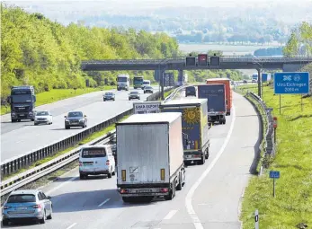  ?? FOTO: ANDREAS BRÜCKEN ?? Die Autobahn 8 soll beim Kreuz Elchingen ausgebaut werden.