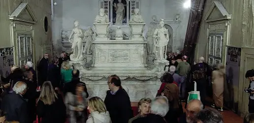  ?? ?? Recupero Il monumento funebre di don Pedro de Toledo, appena restaurato, nella basilica di San Giacomo degli Spagnoli in piazza Municipio