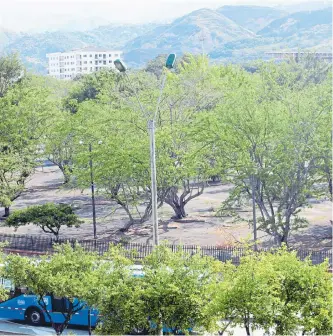  ?? JUAN C. QUINTERO Y JUAN B. ARC. ?? Una de las apuestas del nuevo centro comercial es ofrecer zonas verdes de más de 3.500 m2.