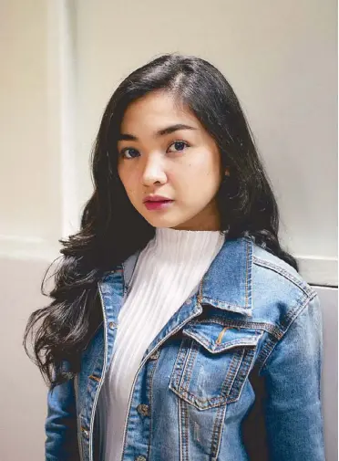  ?? Photo by KITKAT PAJARO ?? Stand strong: The lone newcomer, only teenager, and only girl, Mary Joy Apostol proved that she could hold her own against her more seasoned co-stars.