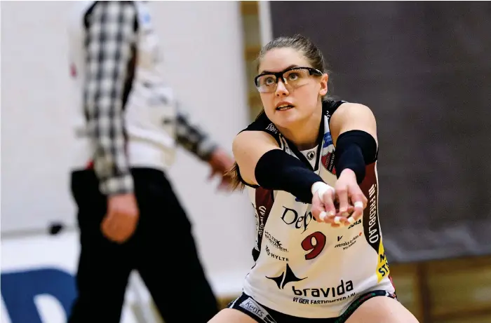  ?? Bild: KRISTER ANDERSSON/BILDBYRÅN ?? SISTA STRIDEN. Landslagsm­eriterade Emma Mårtensdot­ter slutar med volleyboll, men första ska hon försöka hjälpa Hylte/halmstad till Sm-guld.