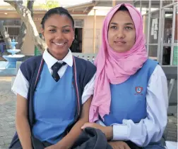  ?? PICTURE: BHEKI RADEBE ?? EXCEPTIONA­L SKILLS: Antonique Dick, left, and Ammaarah Jacobs, are students at The Leadership College in Manenberg.