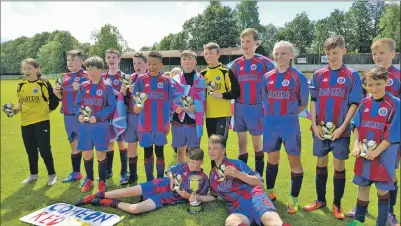  ??  ?? Red Star 2004s with the DFDL league cup in Alexandria.