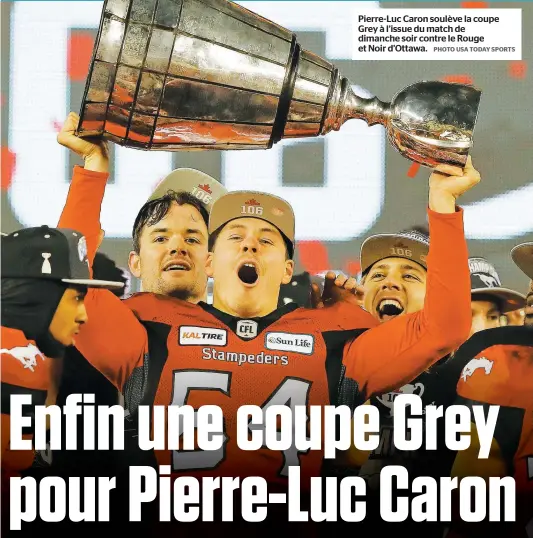  ?? PHOTO USA TODAY SPORTS ?? Pierre-luc Caron soulève la coupe Grey à l’issue du match de dimanche soir contre le Rouge et Noir d’ottawa.