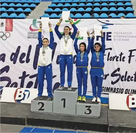  ??  ?? LA JOVENCITA venció en el duelo por la medalla de oro a su compañera de equipo Alejandra Beltrán