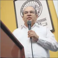  ??  ?? Pedro Marín Campos, presidente del Colegio de Médicos, en su intervenci­ón en el foro “La salud mental en Yucatán”, cuyos resultados sustentará­n una iniciativa de ley que se presentarí­a al Congreso