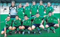  ??  ?? Imagen del Juvenil del Cornellà con Jordi Alba (en la fila inferior).