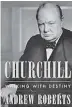  ??  ?? ¿Qué está leyendo? Churchill: Walking with destiny, de Andrew Roberts.