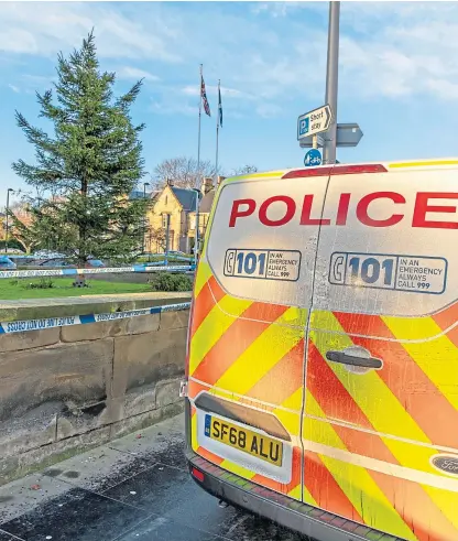  ?? Picture: Steven ?? Police on scene at Kirkcaldy Town House.