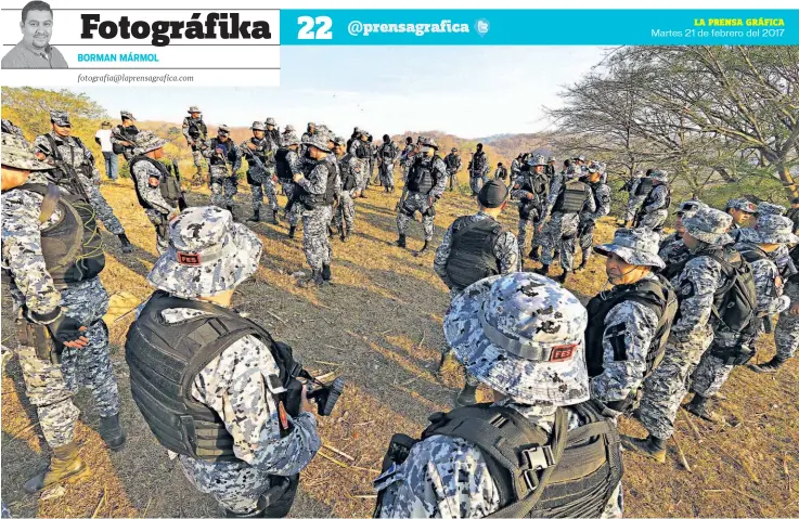  ??  ?? CONCENTRAC­IÓN.Miembros de la FES durante un campamento en la finca San Lorenzo, San Matías, La Libertad.