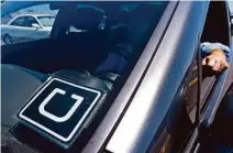  ?? Jeff Chiu / AP ?? Gran parte del negocio de Uber funciona con conductore­s a media jornada que utilizan sus propios autos.