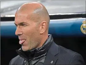  ??  ?? Zinédine Zidane pourrait lâcher son poste de coach au Real, en fin de saison.