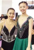  ??  ?? MASAYANG nagpaunlak ng photo op sina figure skaters Dianne Gabrielle Panlilio (kaliwa) at Charmaine Skye Chua matapos ang pagsasanay para sa kanilang pagsabak sa 1st Winter ‘Children of Asia’ Internatio­nal Games.