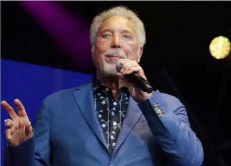  ?? ?? SIR TOM JONES HEADLINES THE FAMOUS FLOATING STAGE ON FRIDAY, JULY 8 PICTURE:
Dijana Capan/division-images.com