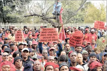  ??  ?? State-owned Eskom workers protest at the company’s Megawatt Park offices in Sunninghil­l, Johannesbu­rg, against its decision not to increase employees’ wages this year. PHOTO: ITUMELENG ENGLISH/AFRICAN NEWS AGENCY (ANA)