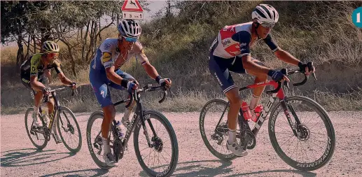  ?? BETTINI ?? Sollevato 1. Vincenzo Nibali, 35 anni, in azione sabato alle Strade Bianche: la gara senese gli piace molto ma non ha mai ottenuto risultati di rilievo 1