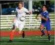  ?? TANIA BARRICKLO — DAILY FREEMAN FILE ?? Eric Fortier controls ball during recent Stockade match at Dietz Stadium.