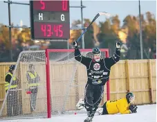  ?? FOTO: BENGT JÖRNÅKER ?? ETTA. Micke Andersson, 31, i HIK vann skytteliga­n i Division 1 östra med 51 inprickade mål.