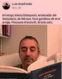  ??  ?? Marco Giampaolo legge Sepulveda («La fine della storia») e il mito cileno lo ringrazia su Facebook SEPULVEDA RINGRAZIA