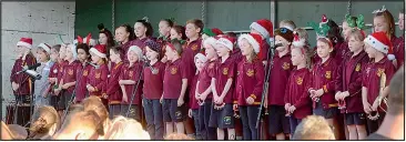  ??  ?? Mulwala Public School students sang their festive hearts out.