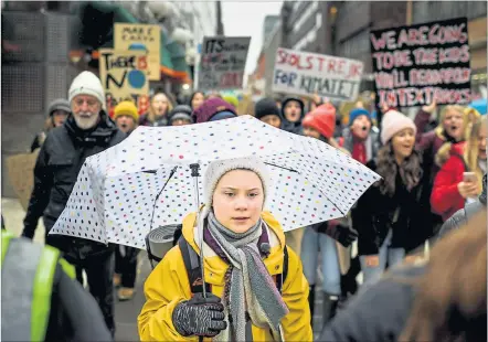  ?? [ Reuters/Pontus Lundahl/TT] ?? Die schwedisch­e Klimaaktiv­istin Greta Thunberg lebt mit dem Asperger-Syndrom. In Interviews betont die 16-Jährige gern, dass erst die Entwicklun­gsstörung und die damit verbundene Fokussieru­ng auf Themen ihren Kampf ermögliche­n.