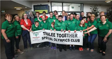  ?? Photos by Valerie O’Sullivan ?? The members of the Tralee Together Special Olympics Club who met with Dr Timothy Shriver during his two day visit to Kerry last week.