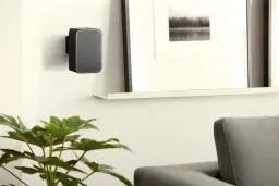 ??  ?? Pulse Subwoofer und Pulse Soundbar verbinden das drahtlose Multiroom- System mit einem beeindruck­enden Fernsehton im Wohnzimmer. Wandhalter integriere­n Bluesound- Boxen ( hier Pulse Flex) ins Heim.
